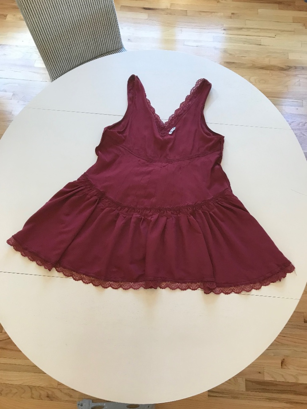 🆕 BOHO-CHIC ROMANTIC BURGUNDY MINI A-LINE SILKY LACE SLIP DRESS - Picture 9 of 15